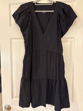 Vineyard Vines Black V-Neck Tiered Short Sleeve Dress